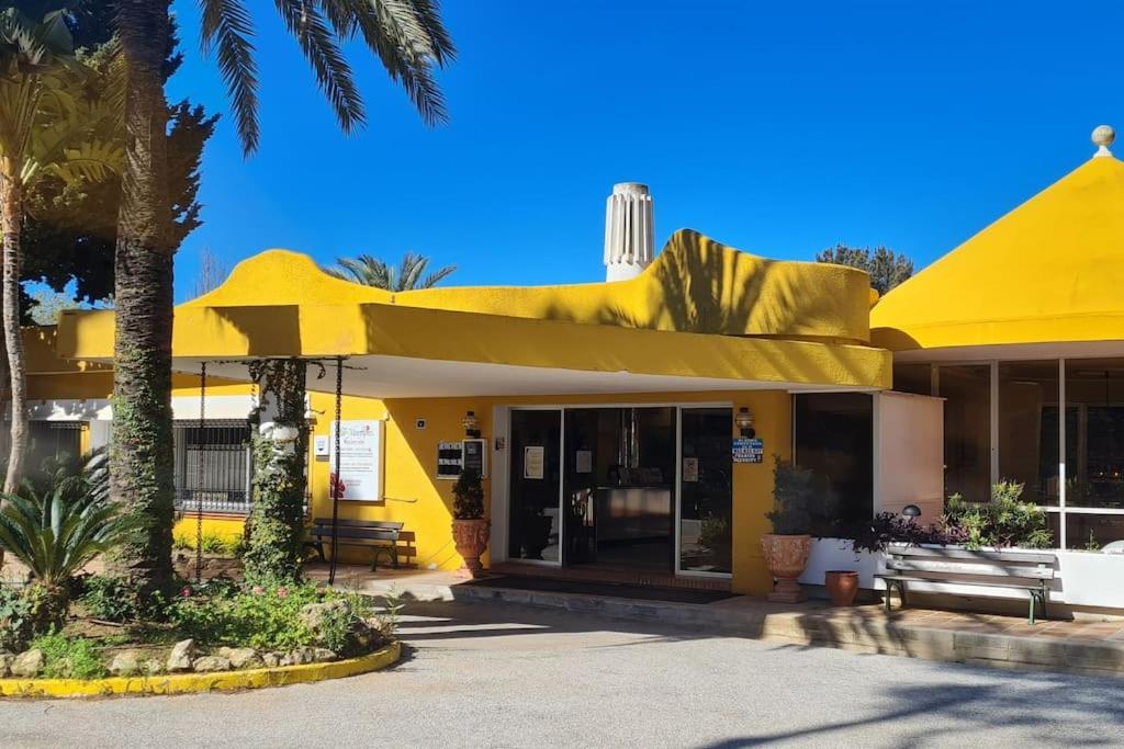 Luxe Studio Met Ruim Terras, Vlak Aan Zee! Sitio de Calahonda Exteriör bild